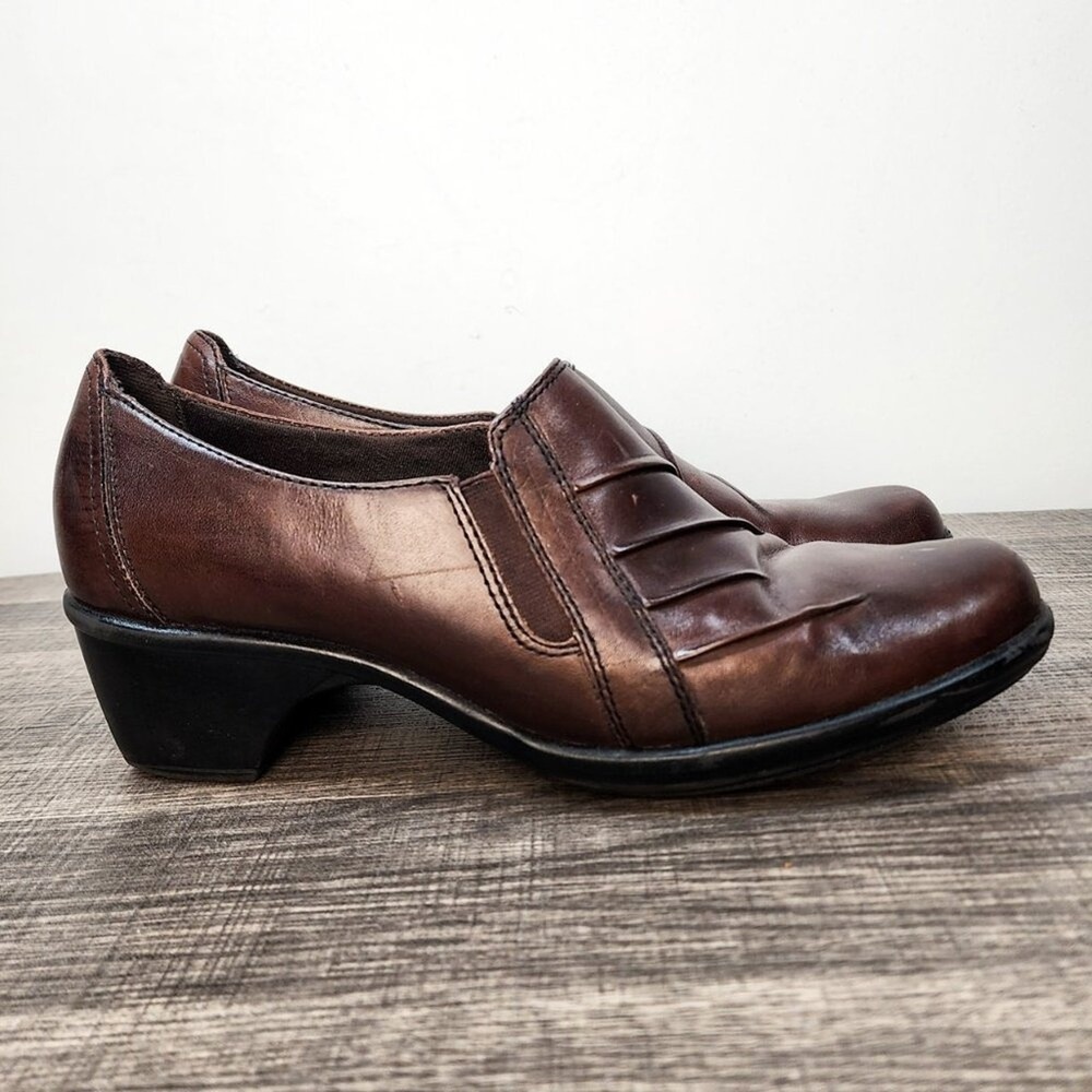 Clarks Dark Brown Slip‎ On Heeled Loafer Style Shoes Size 9
